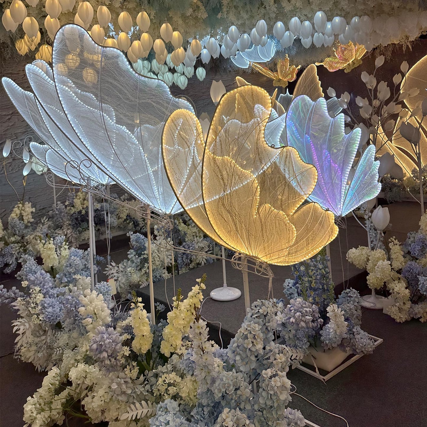 Wedding Butterfly Floor lamp Creative Butterfly Ceiling Lamp Butterfly Hanging Decoration Props for Wedding Party